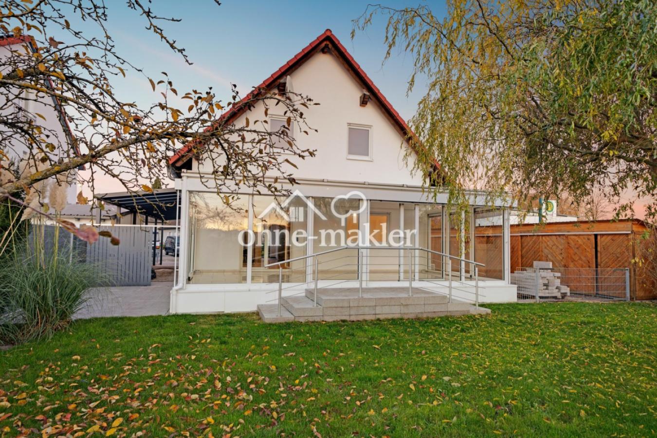 Rückseite mit Garten
