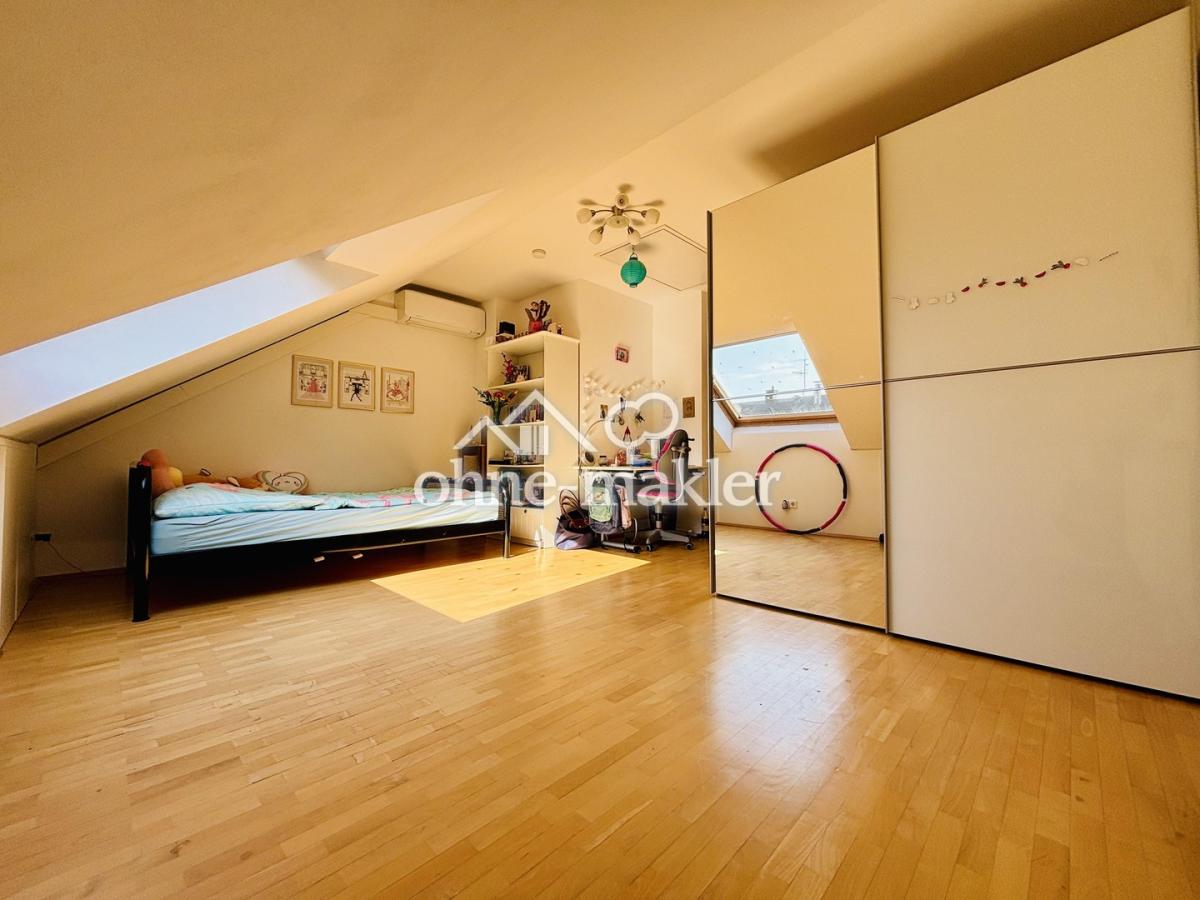 Zimmer (DG) mit Klimaanlage