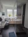 großes Tageslicht-Badezimmer
