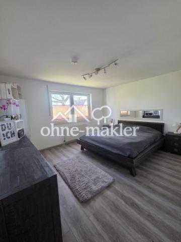 großzügiges Schlafzimmer
