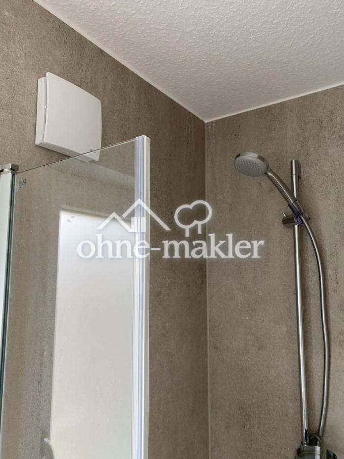 Dusche mit Lüfter