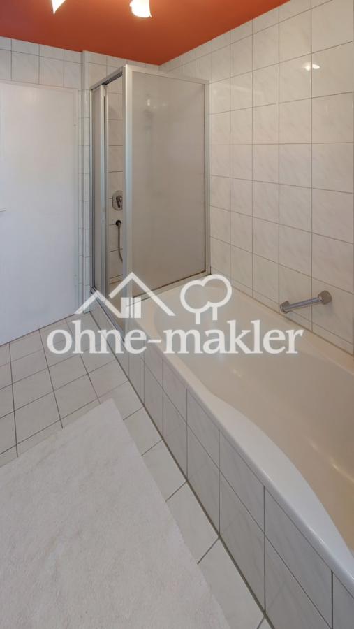 Badezimmer Dusche und Badewann