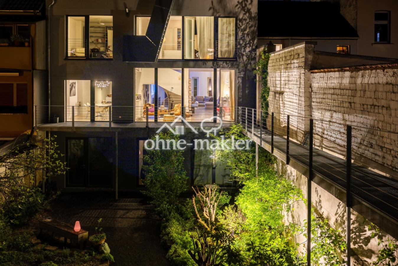 bei Nacht, Blick von Terrasse