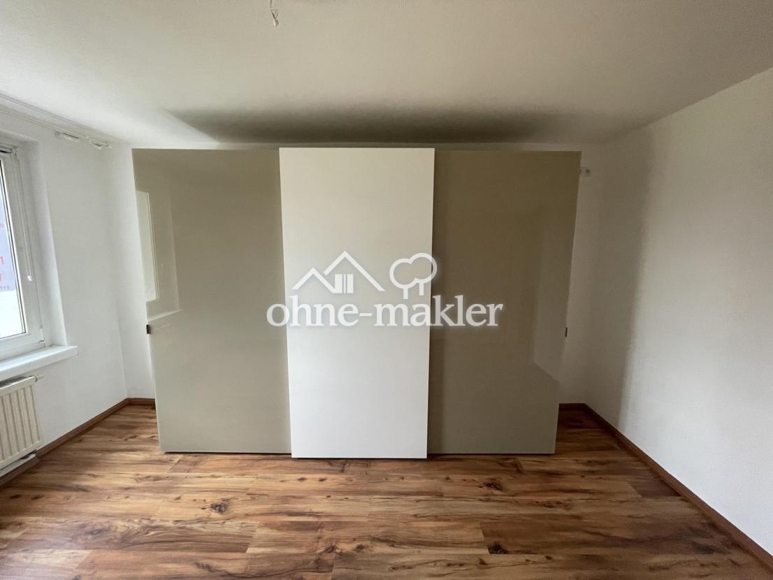 Schlafzimmer mit 3m Schrank