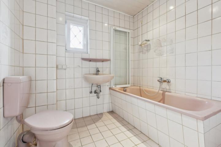 Haupthaus - Badezimmer OG