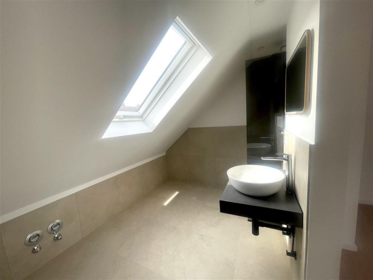 modernes Badezimmer
