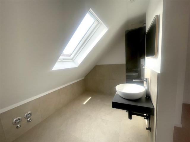 modernes Badezimmer