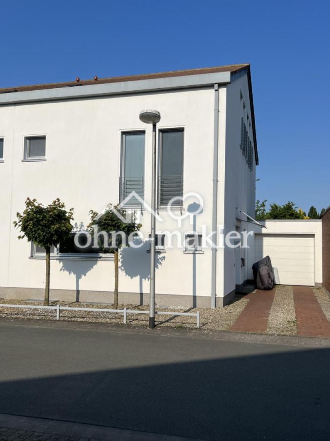 Lange Auffahrt - Garage
