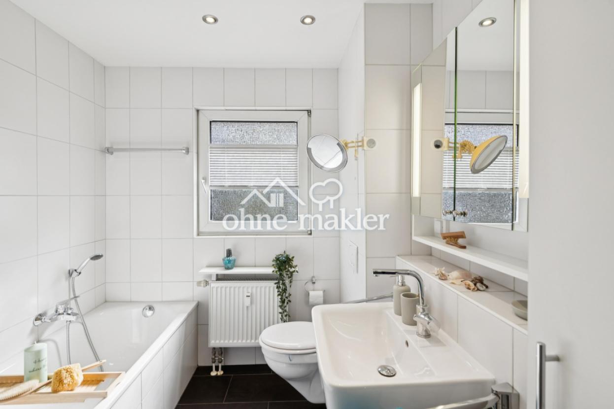Badezimmer Blick Wanne