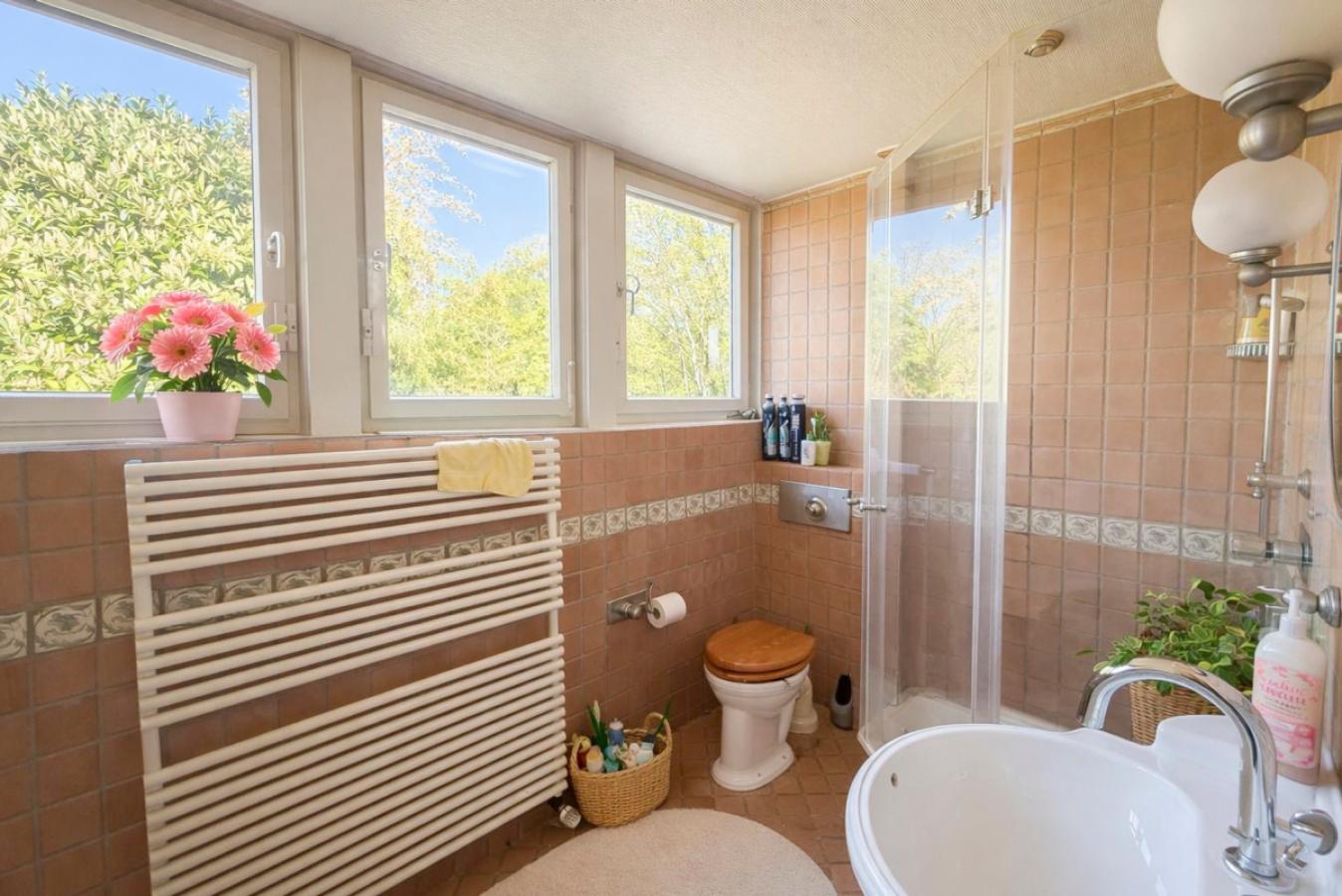 Badezimmer im Haupthaus 1. Obergeschoss