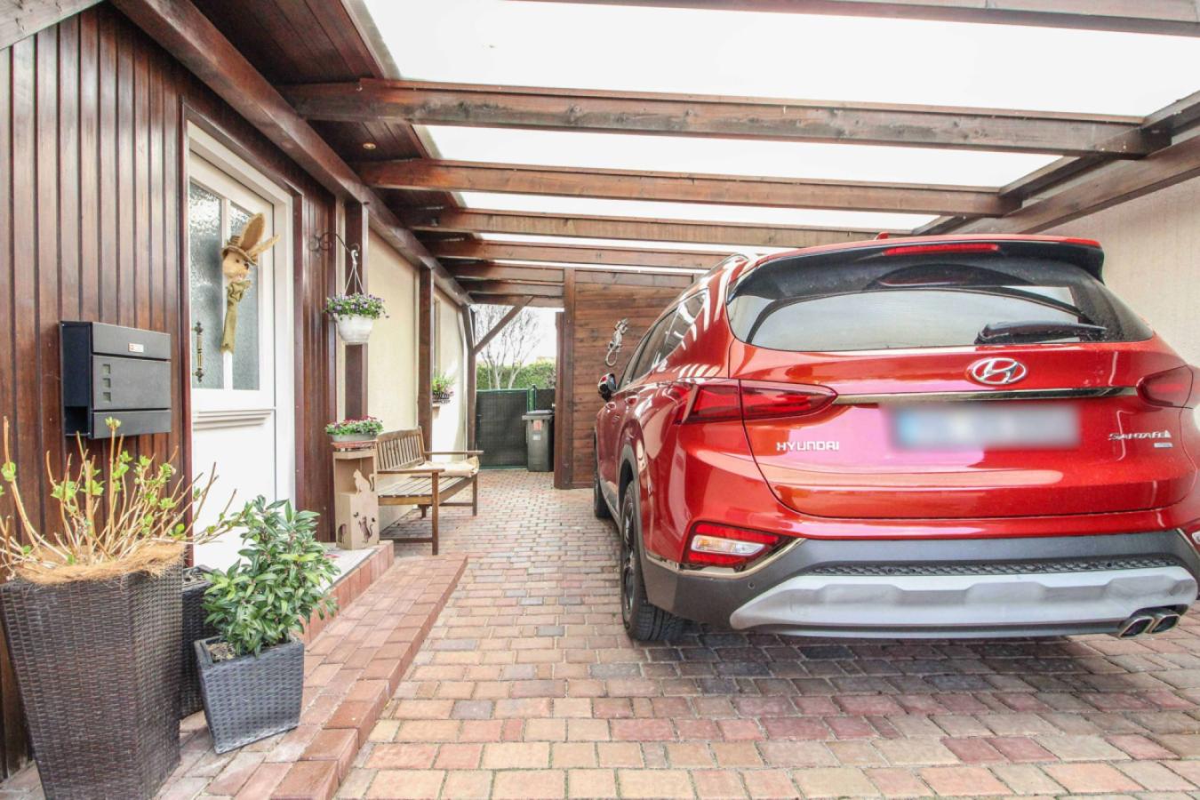 Eingangsbereich/Carport