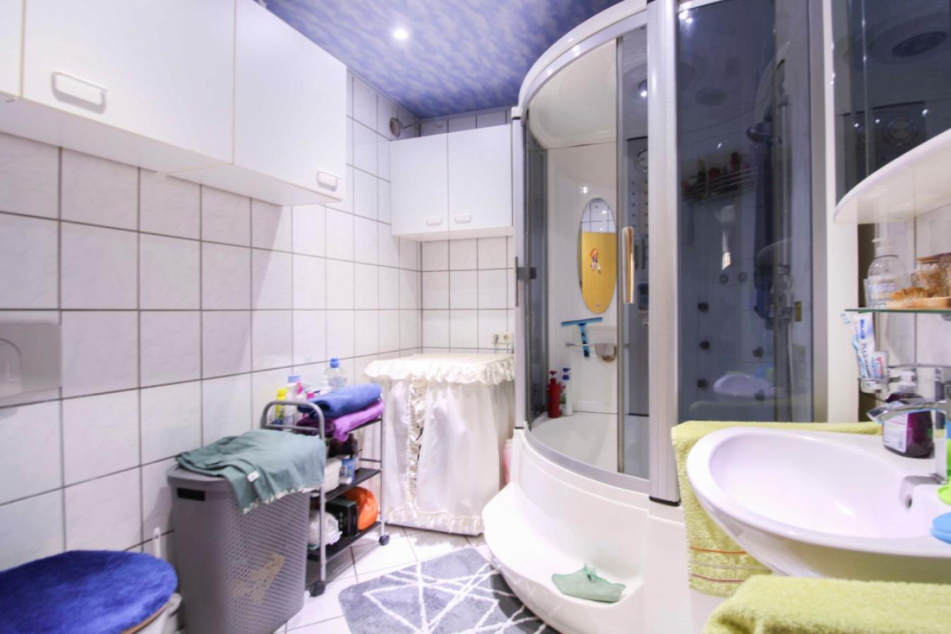 Badezimmer EG