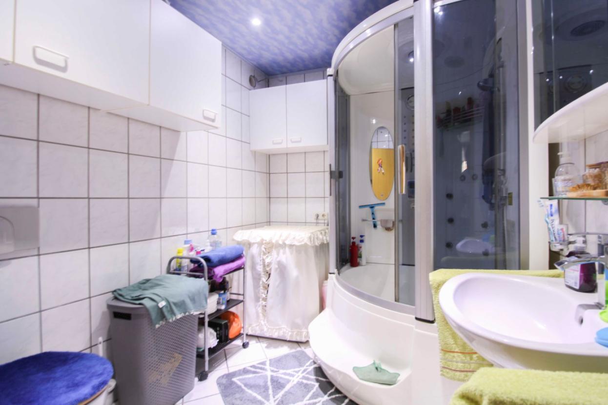 Badezimmer EG