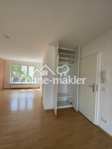 Eingang mit Einbauschrank