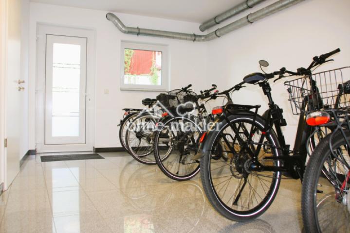 Fahrradkeller mit separaten Ei