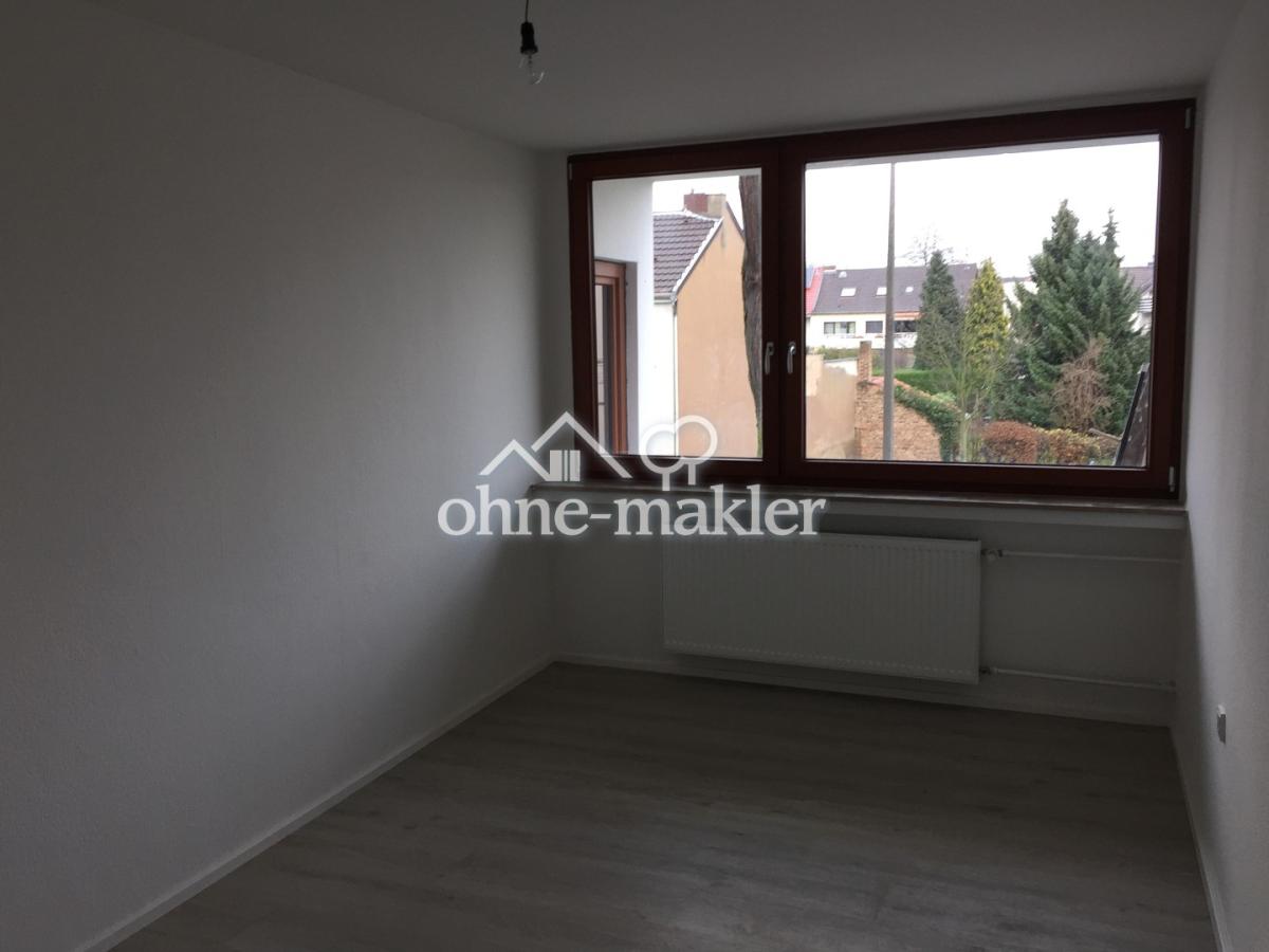Schlafzimmer Richtung Balkon