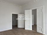 Wohnzimmer (Blick zur Tür)