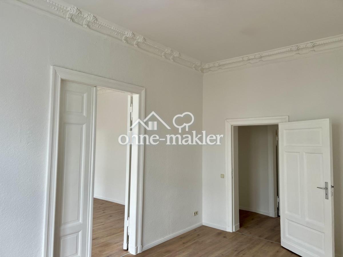 Arbeitszimmer 2 mit Stuck