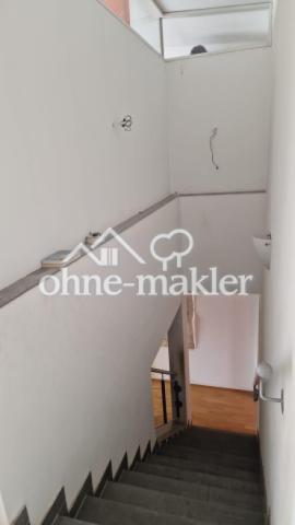 Treppe vom 1.OG zum DG