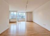 Wohnzimmer (KI-leer)