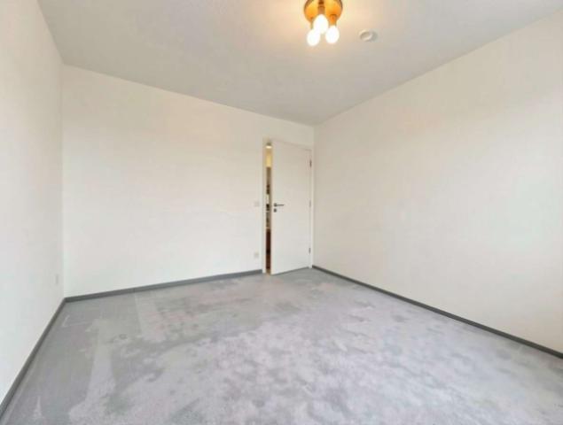 Schlafzimmer (KI-leer)