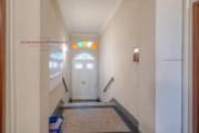 Immobilie in Halle zu verkaufen_2-Raum_Hauseingang
