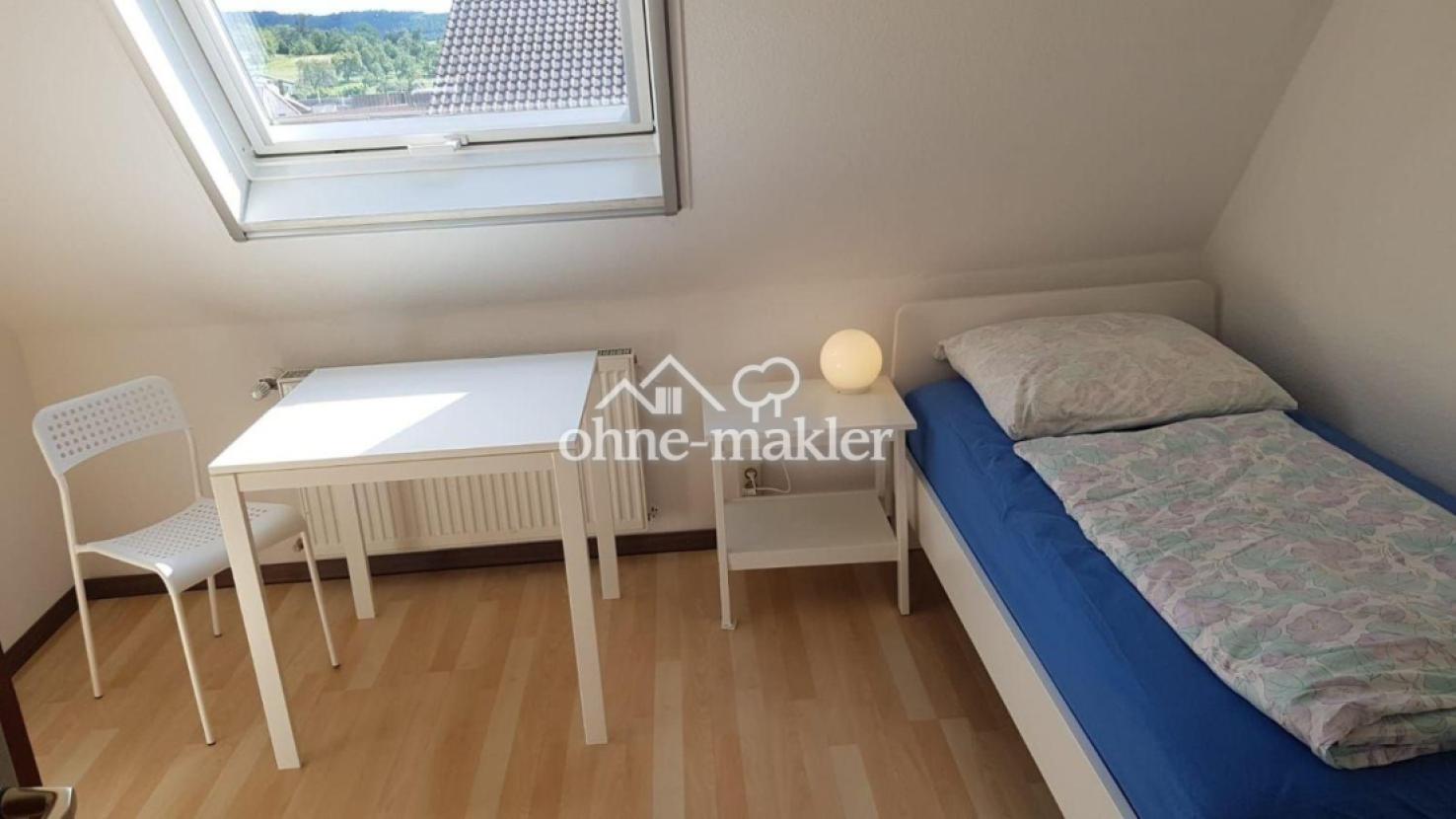 Zimmer mit Dachfenster