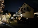 Nachtaufnahme des Hauses