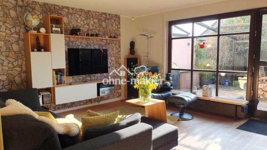 Wohnzimmer mit Blick Terrasse