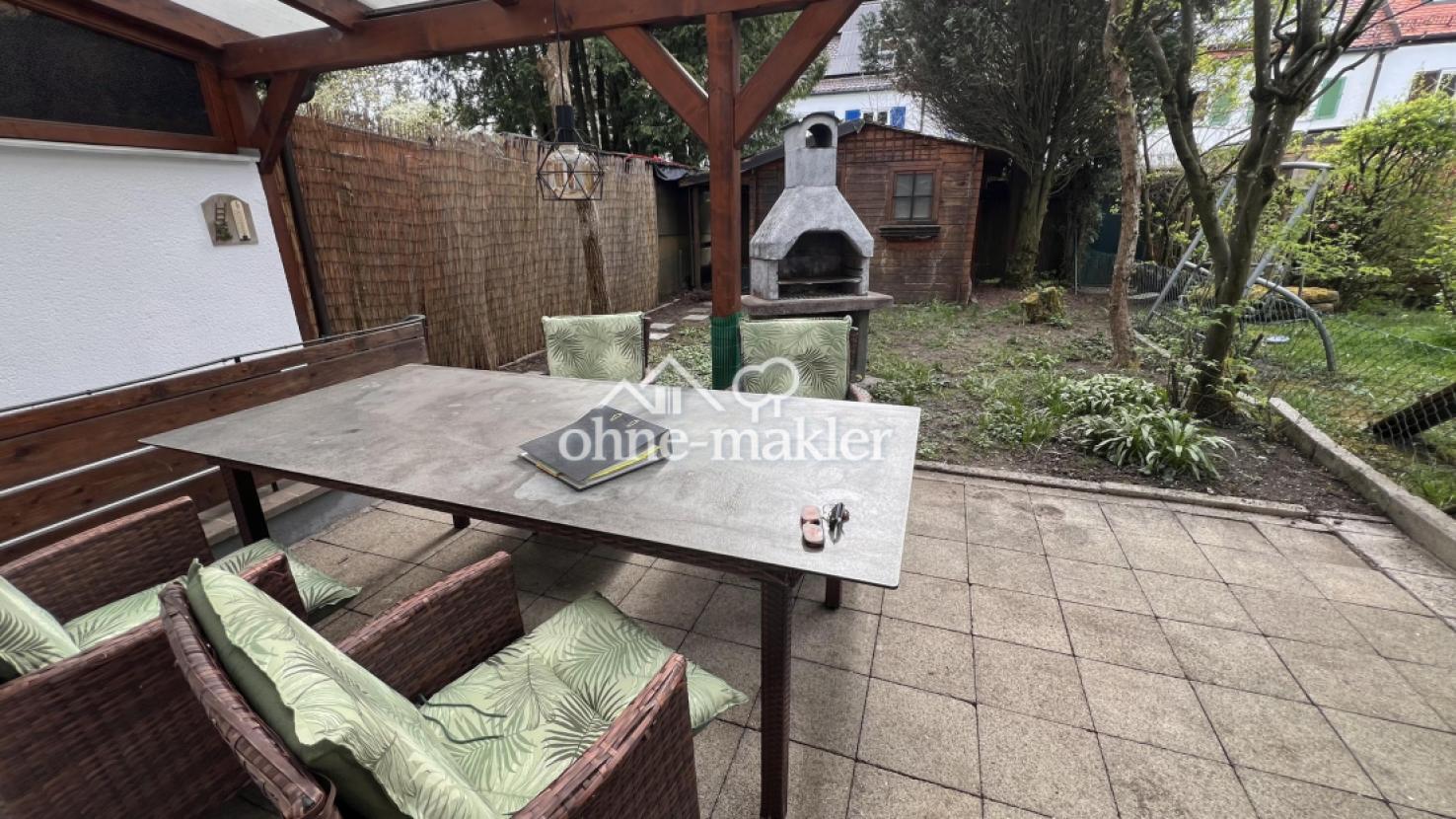 Terrasse mit Garten