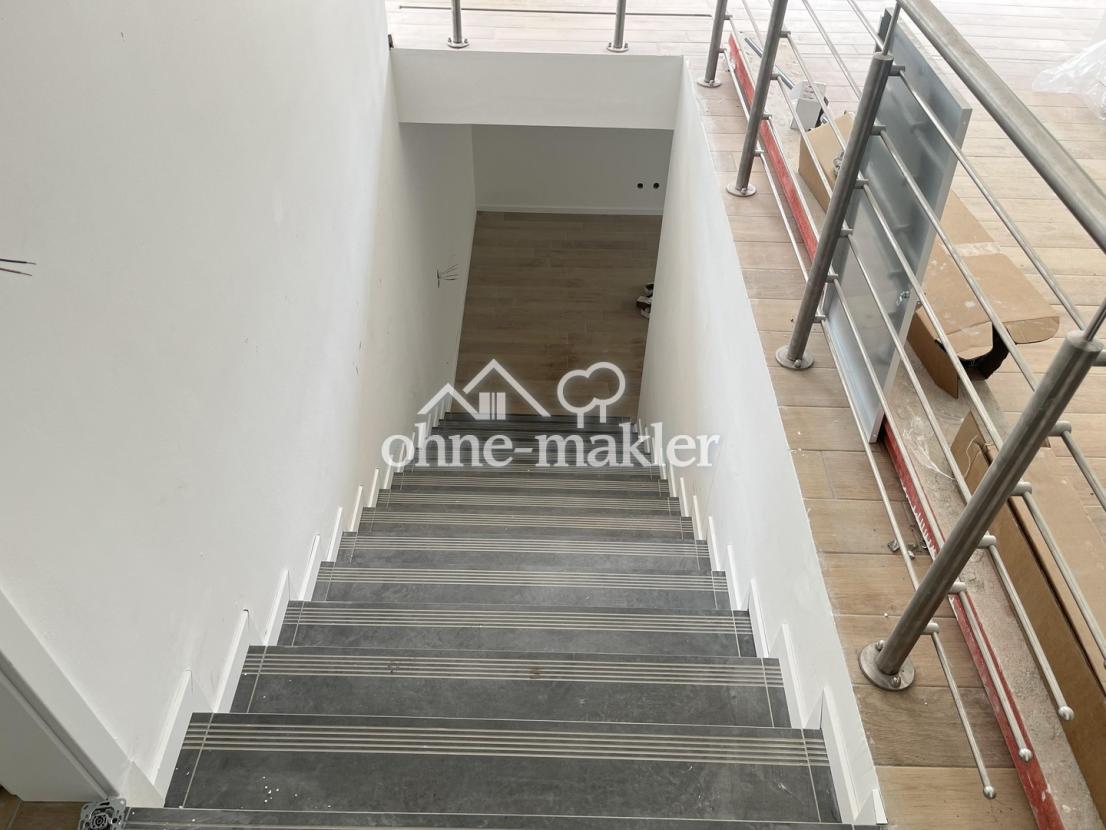EG - Treppe zum Hobbyraum
