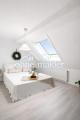 Schlafzimmer (ohne Möbel)