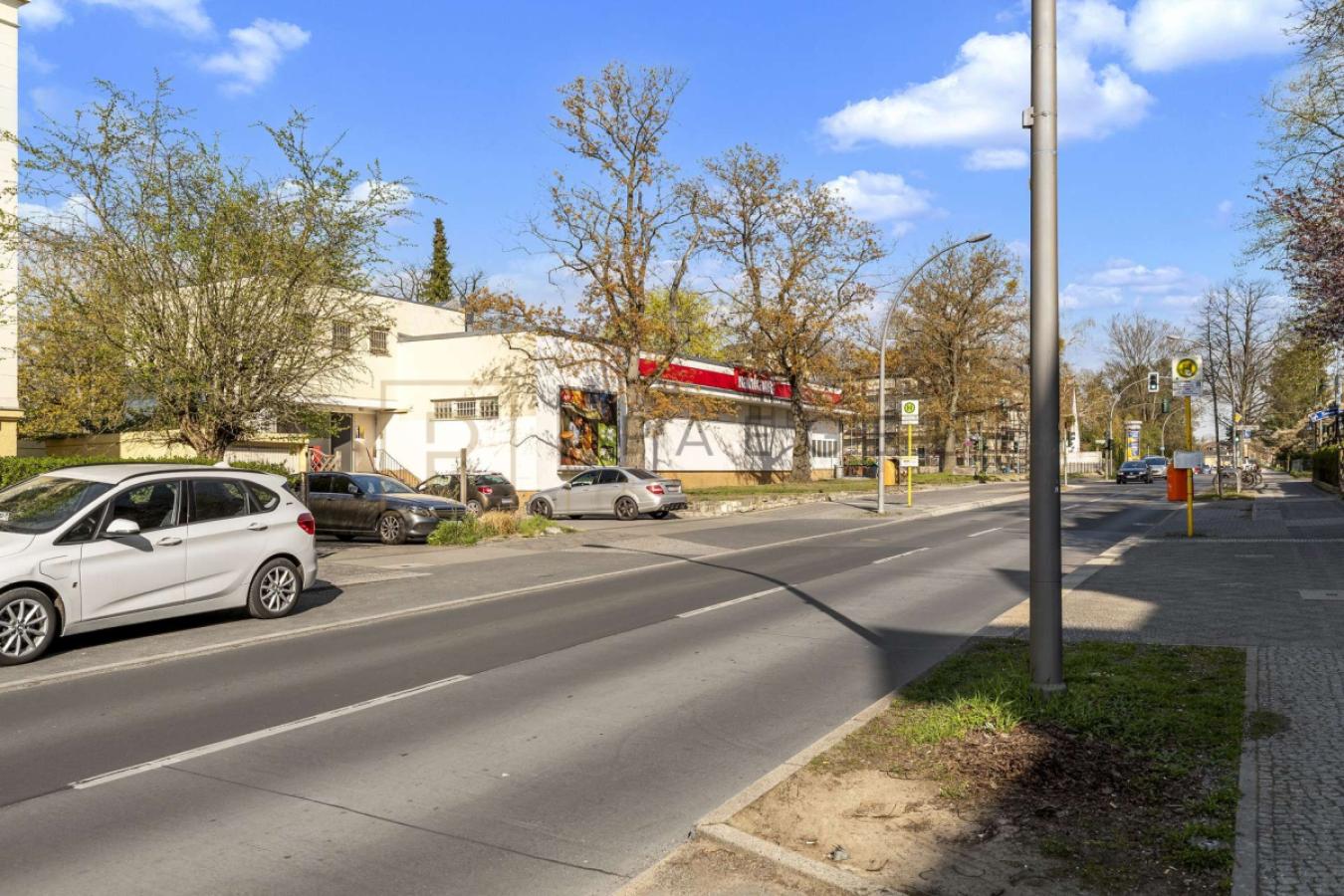 Einkaufsmöglichkeit ein Haus weiter