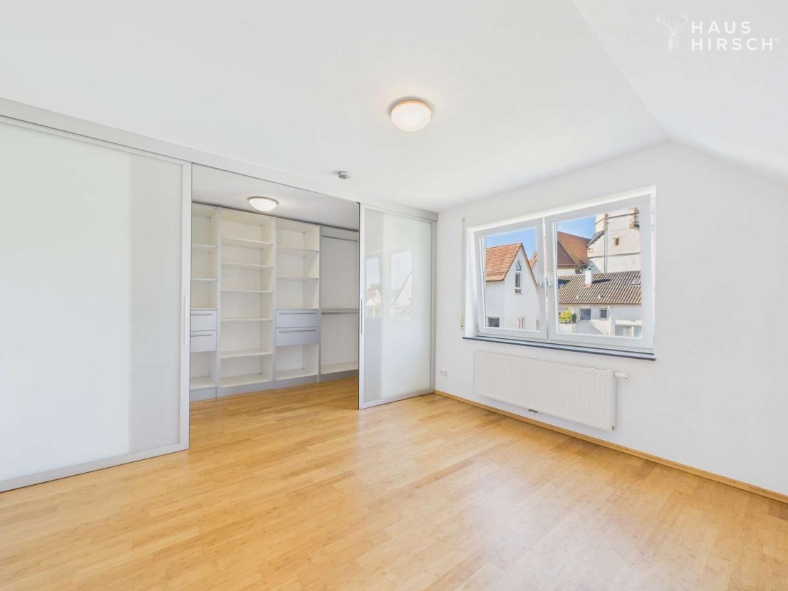 Schlafzimmer mit Ankleide