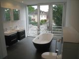 Bad mit Wc und Dusche.