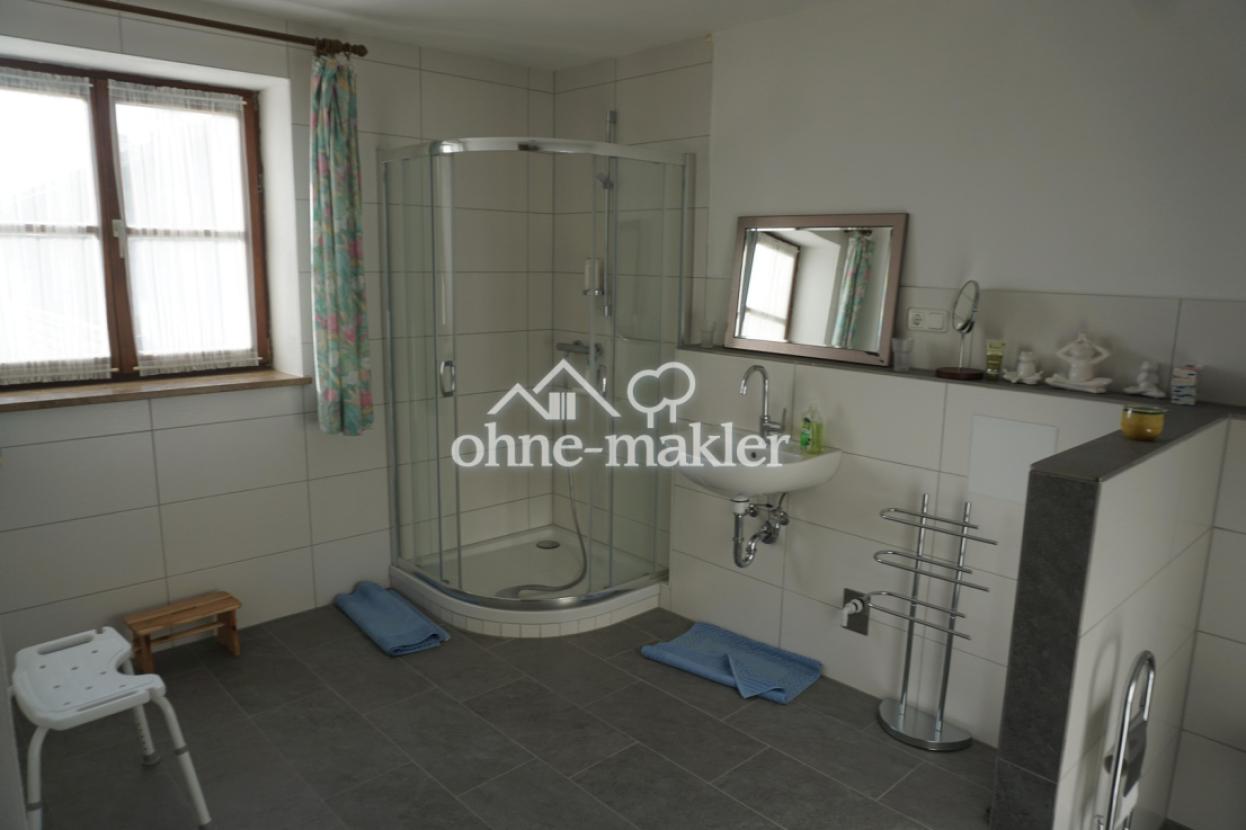 Bad 1. OG (Wohnung 2)