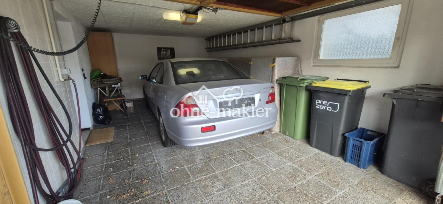 Große Garage 