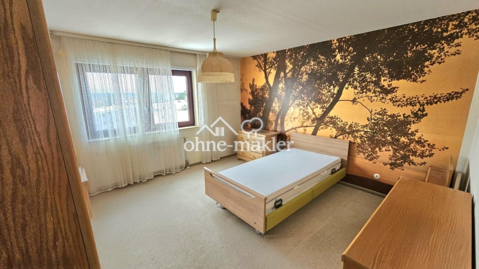 Schlafzimmer 1