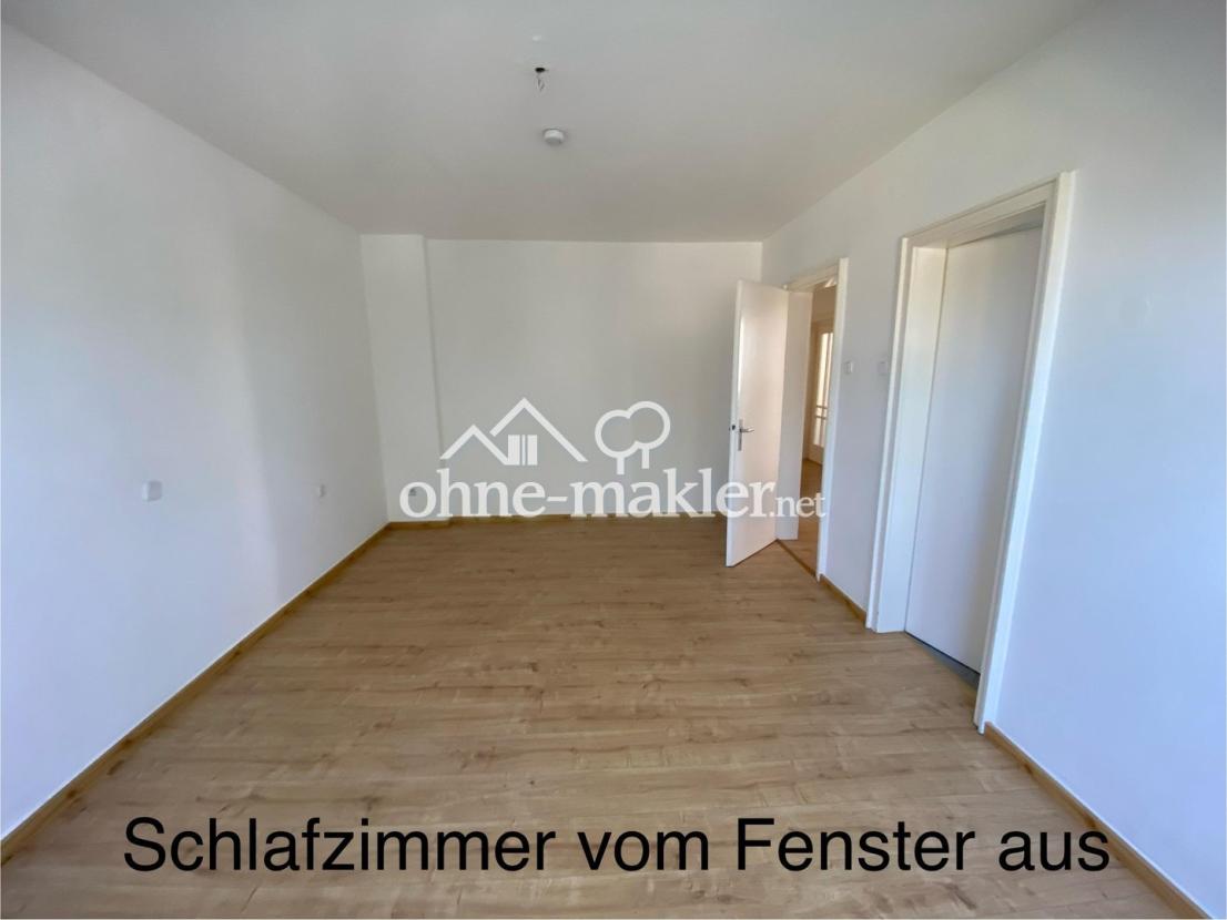 Schlafzimmer, Blick vom Fenste