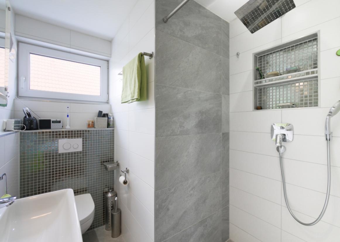 OG - Zweites Bad (Dusche)