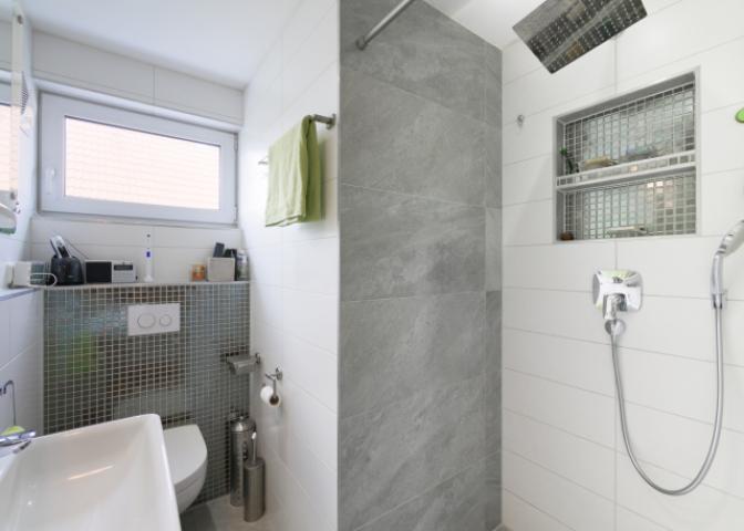 OG - Zweites Bad (Dusche)