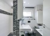 EG - Haupt-Bad (Dusche+Wanne)