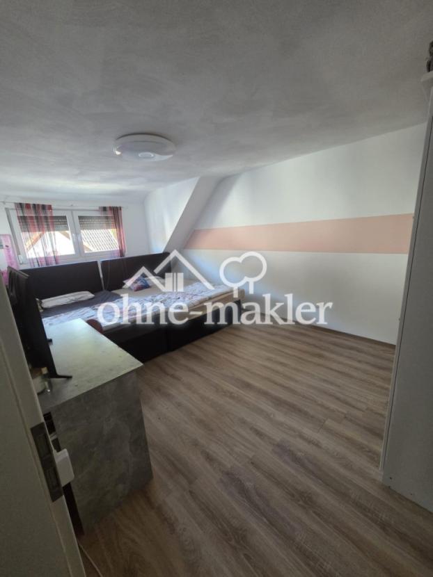 Schlafzimmer 4