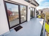 Der ca. 9 m² große  Balkon