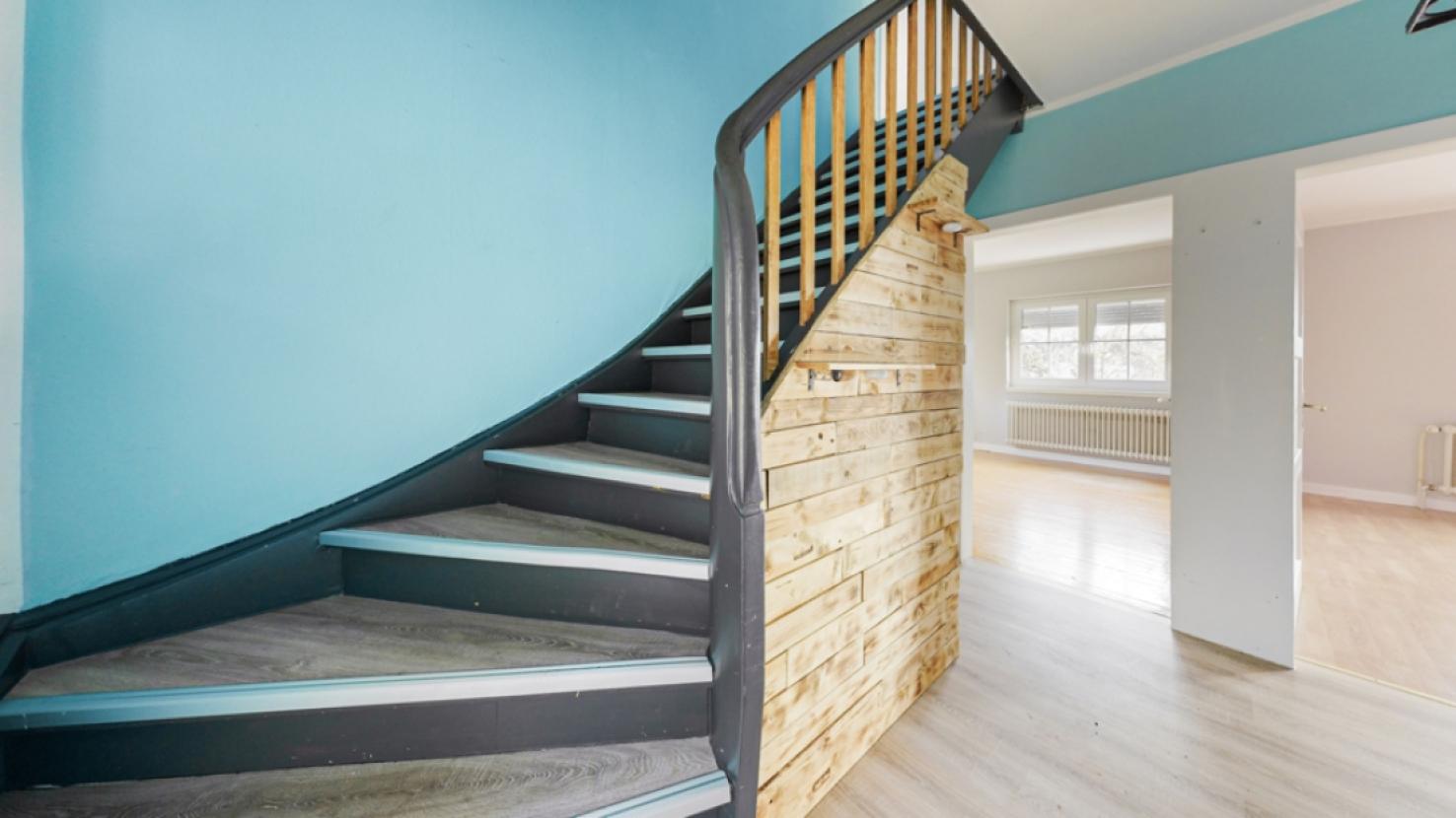 Garderobe EG
