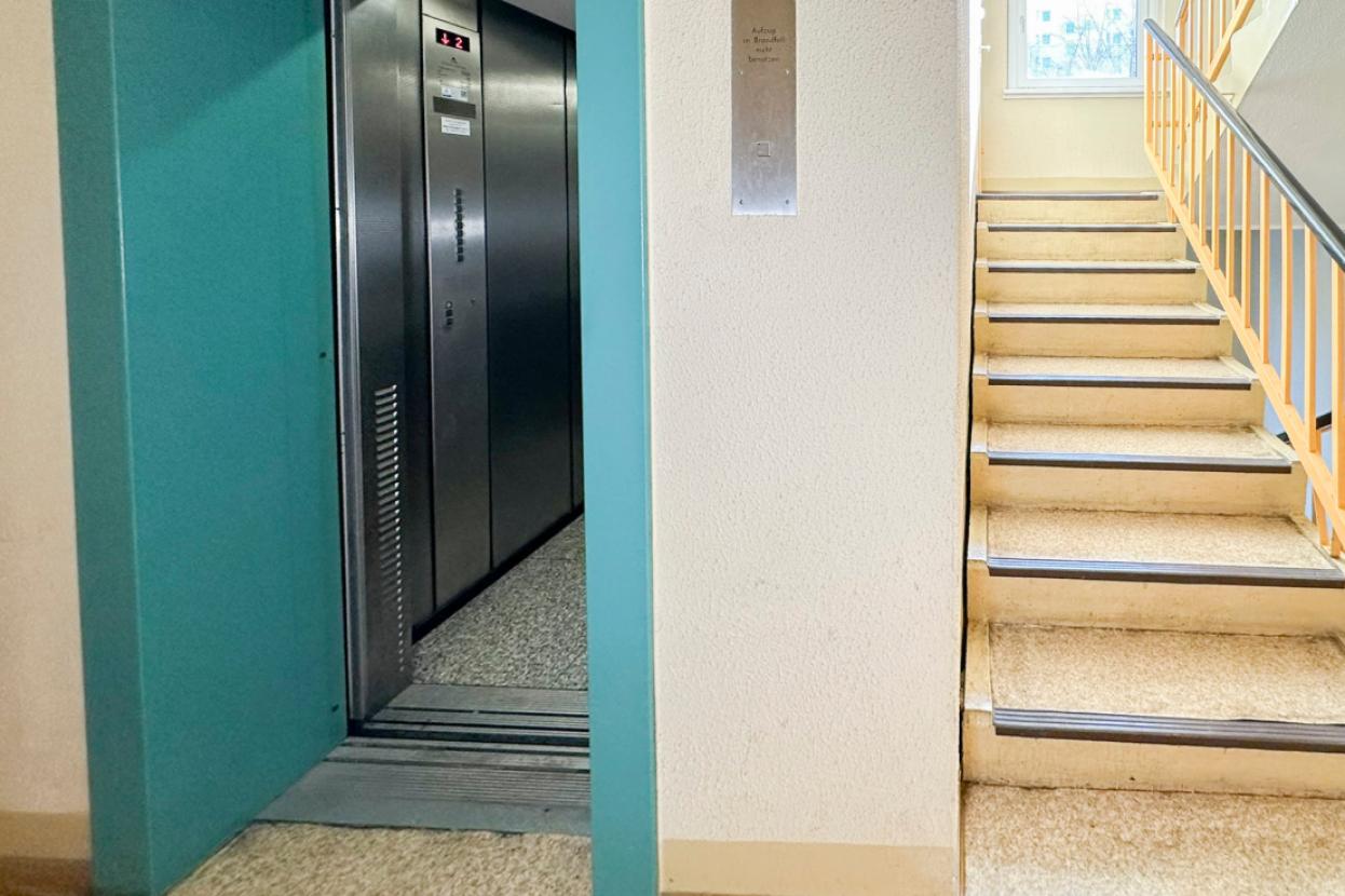 Hausflur inkl. Aufzug