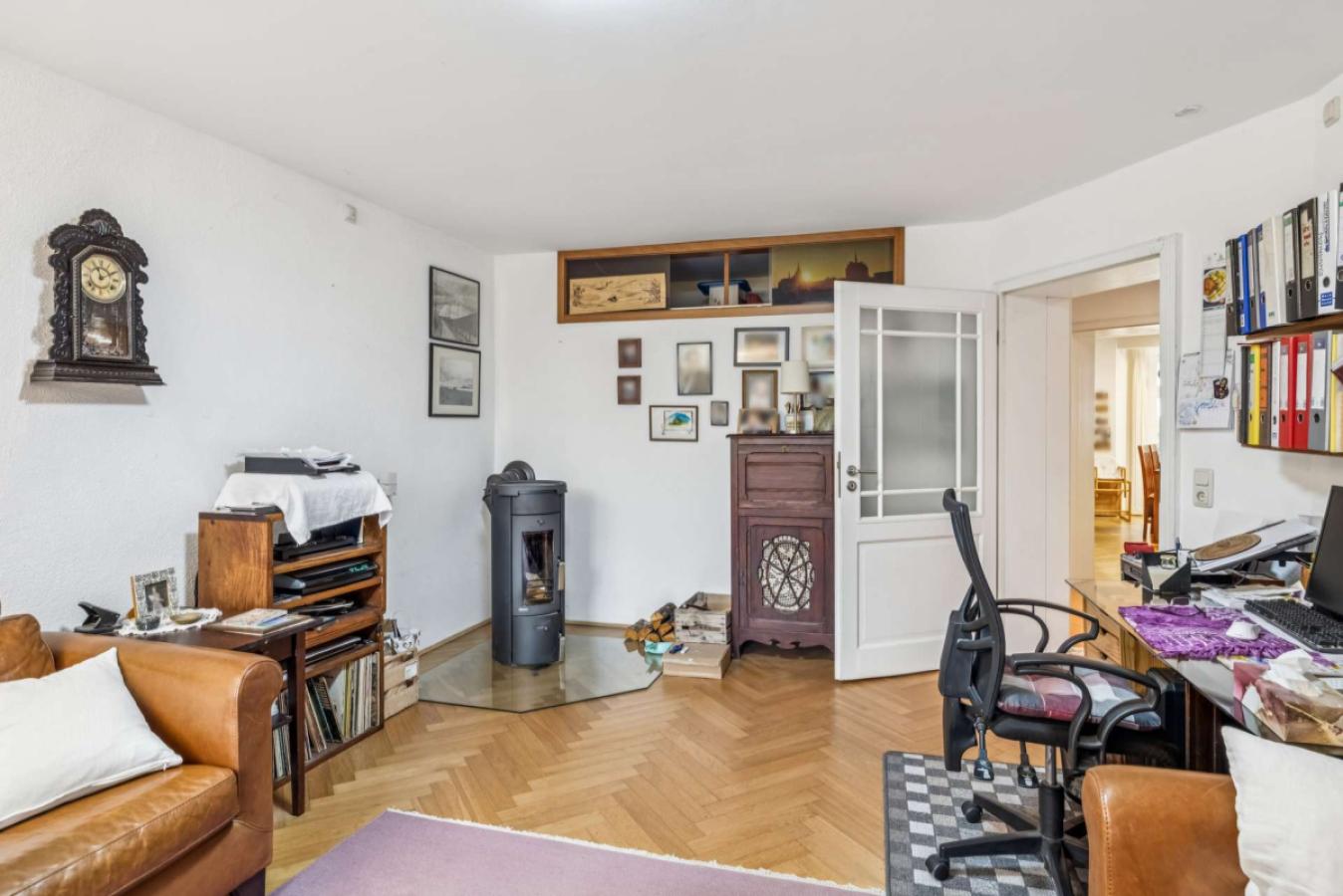 Wohnzimmer mit Kamin
