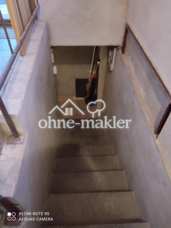 Kellertreppe innen