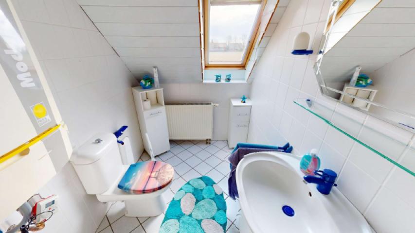 Weiteres Badezimmer im OG