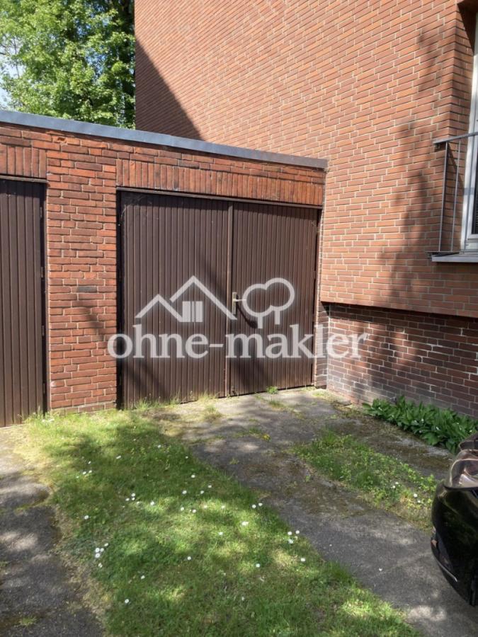 Garage mit Auffahrt